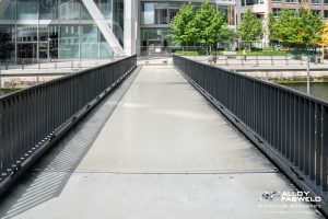 AJN steel bridges the gap in Canary Wharf