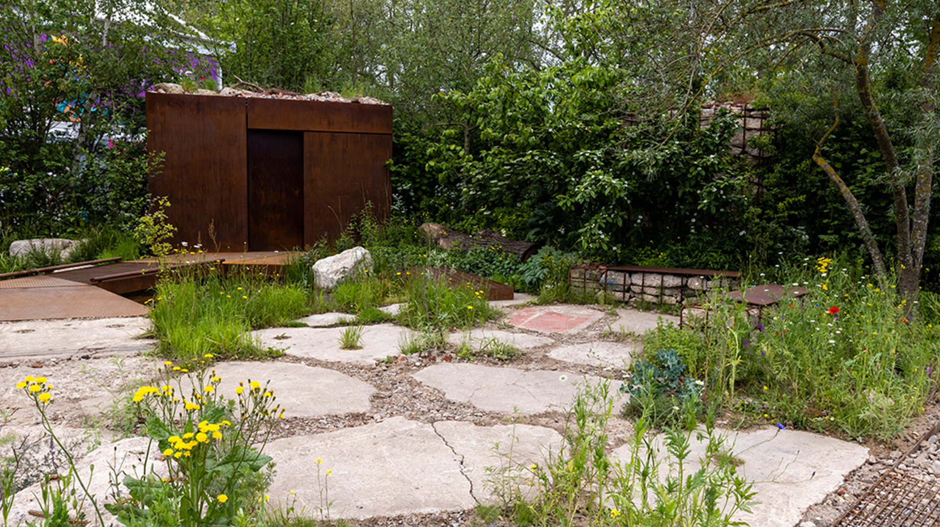 chelsea-flower-show-balance-garden-ajn-structural-steel-steel-stockholders-top A wide view of the Chelsea Flower Show's Balance Garden.